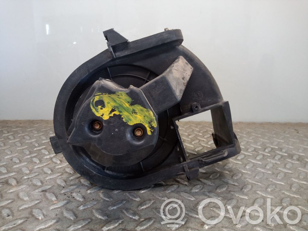Renault Clio II Lämmittimen puhallin 