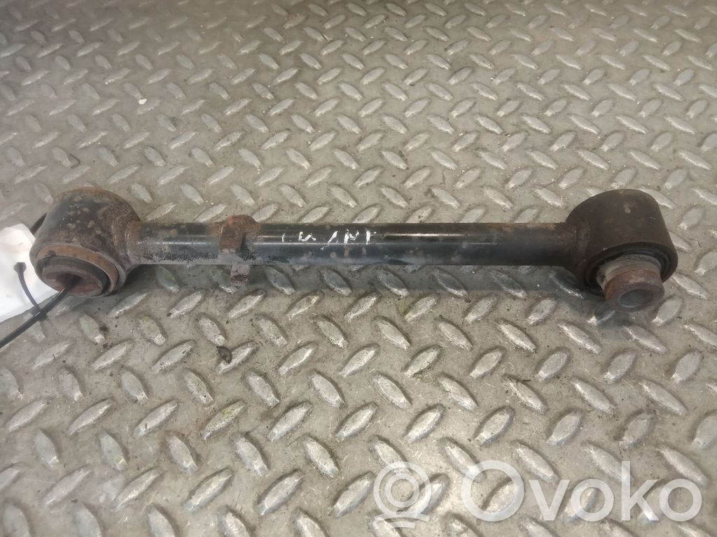 Brazo de suspensión trasero