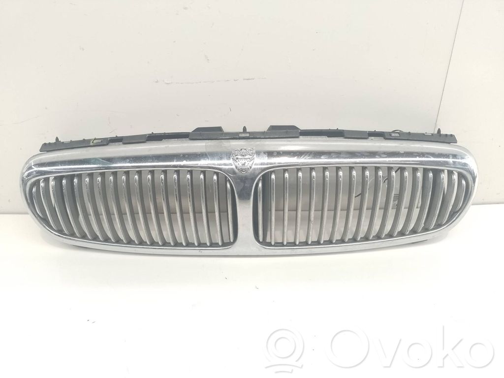Jaguar X-Type Etusäleikkö 