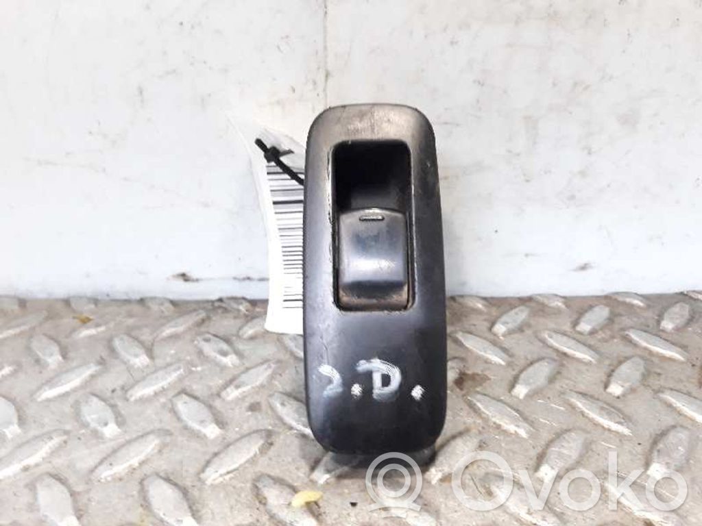 Nissan Qashqai+2 Interruttore di controllo dell’alzacristalli elettrico 