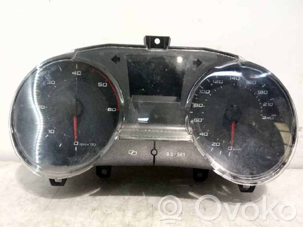 Seat Ibiza IV (6J,6P) Vitezometru (grup de instrumente) 