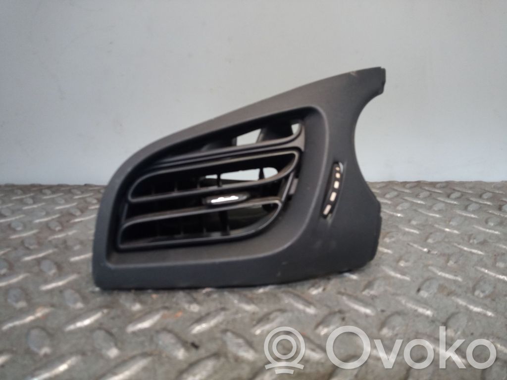 Owiewka / Deflektor powietrza szyberdachu   8265KY