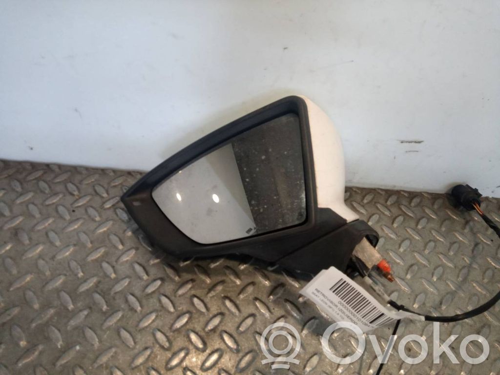Elektryczne lusterko boczne drzwi przednich   5F1857507N