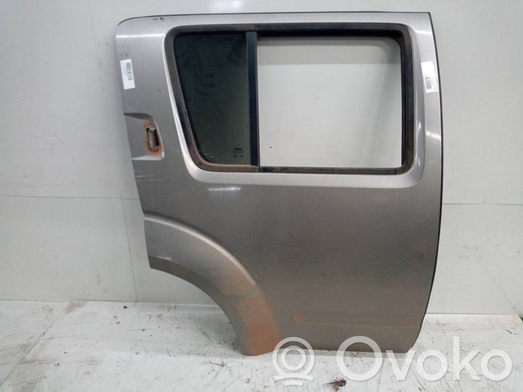 Nissan Pathfinder R51 Puerta trasera 