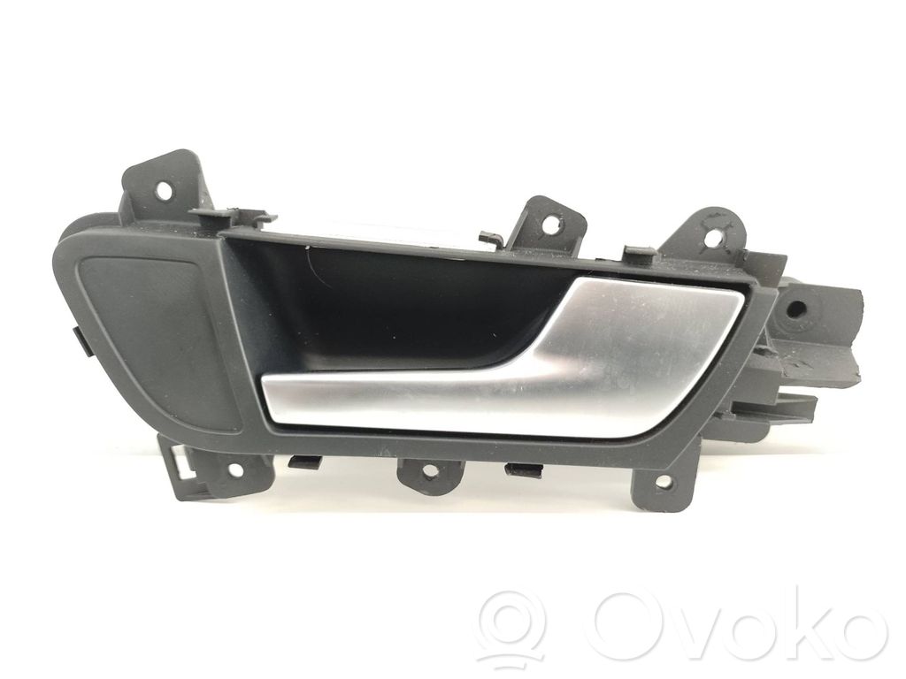 Manecilla interna puerta trasera   8K0839020
