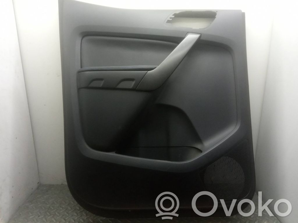 Takaoven verhoilu   SINREFERENCIA