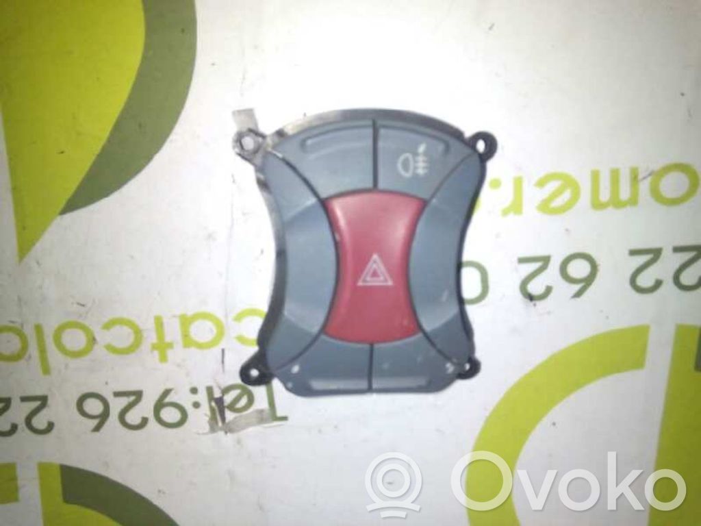 Botón interruptor de luz de peligro