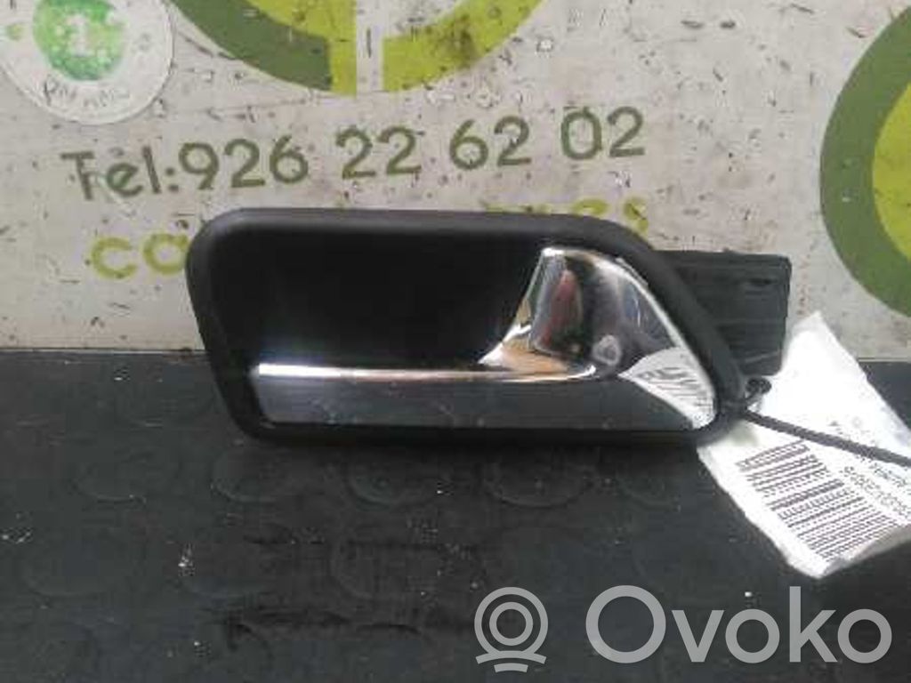 Manecilla interna puerta delantera