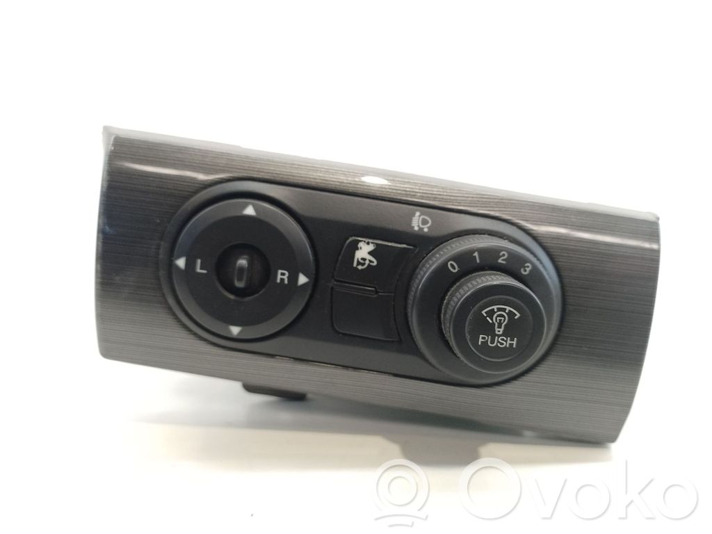 Chevrolet Captiva Wing mirror switch 
