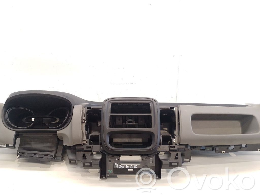 Renault Trafic III (X82) Panel de instrumentos 