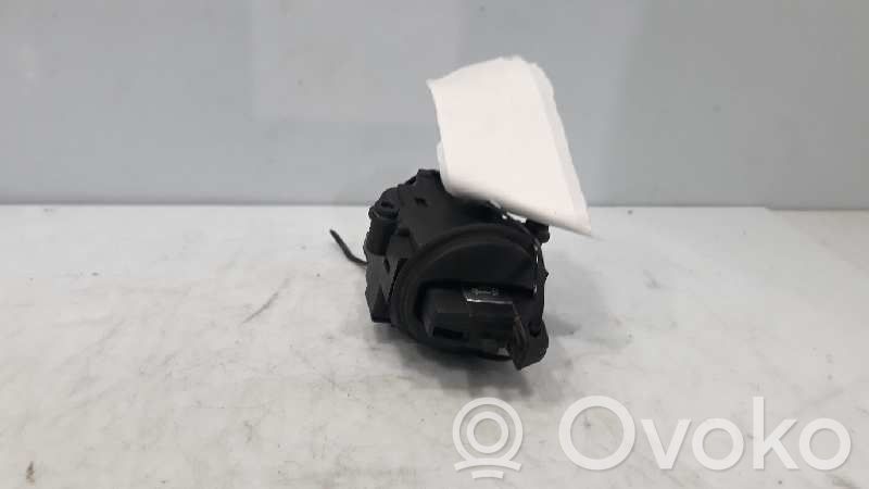 BMW 5 E60 E61 Užvedimo spynelė 