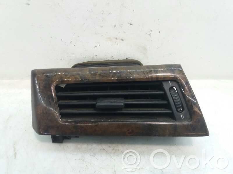 Deflector de caudal de aire