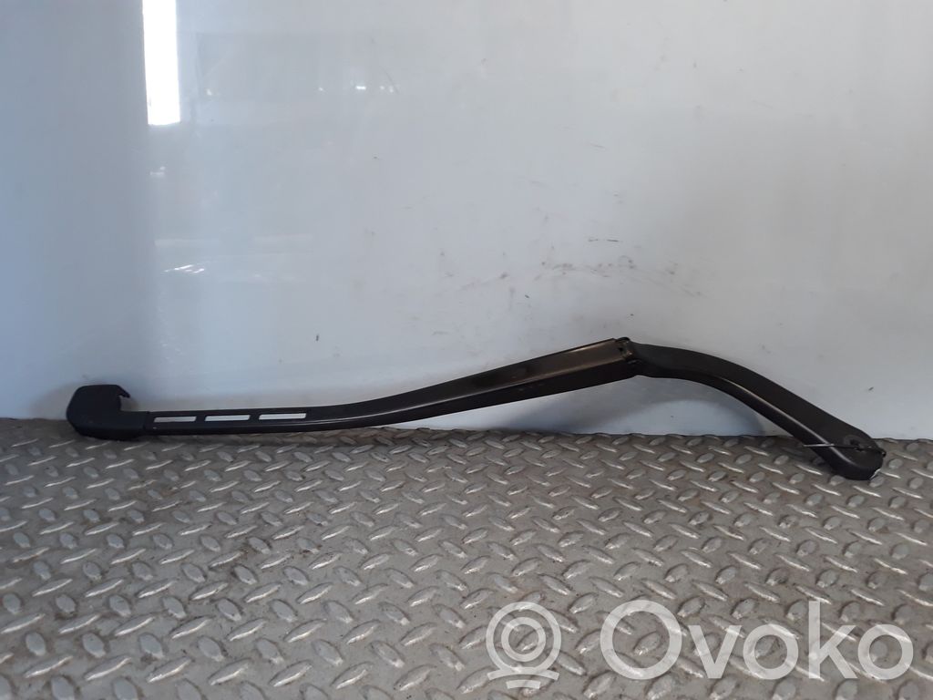 BMW 3 E90 E91 Front wiper blade arm 