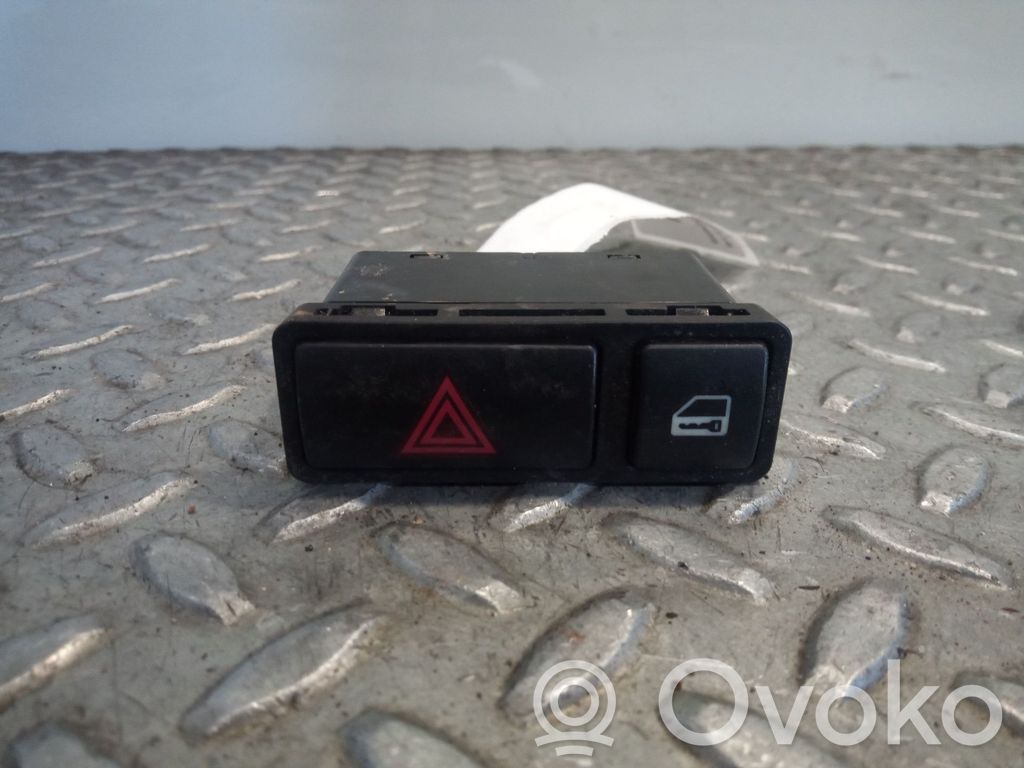 Botón interruptor de luz de peligro   61318368920