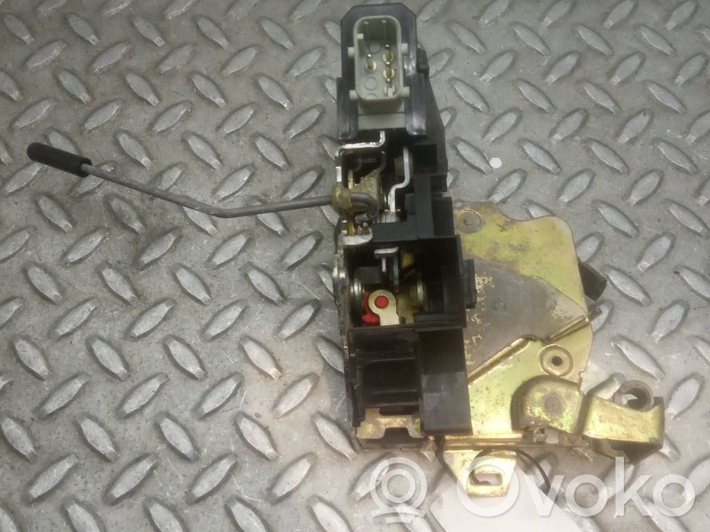 Cerradura de puerta trasera