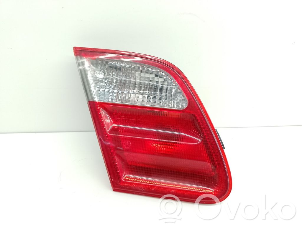 Mercedes-Benz E W210 Luci posteriori del portellone del bagagliaio