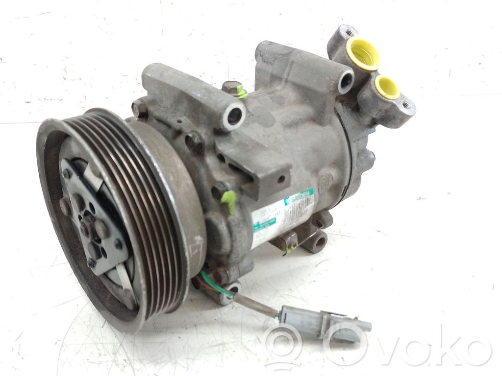 Nissan Note (E11) Compresor (bomba) del aire acondicionado (A/C)) 
