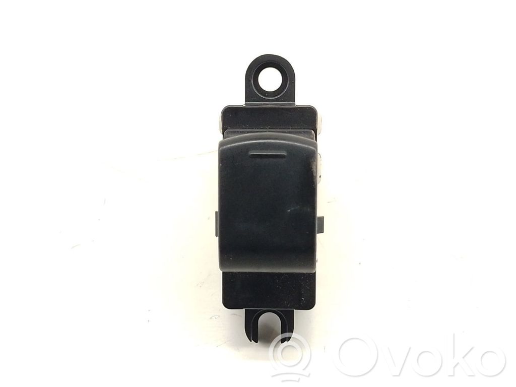 Nissan Note (E12) Electric window control switch 