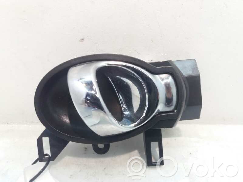 Nissan Note (E11) Front door interior handle 