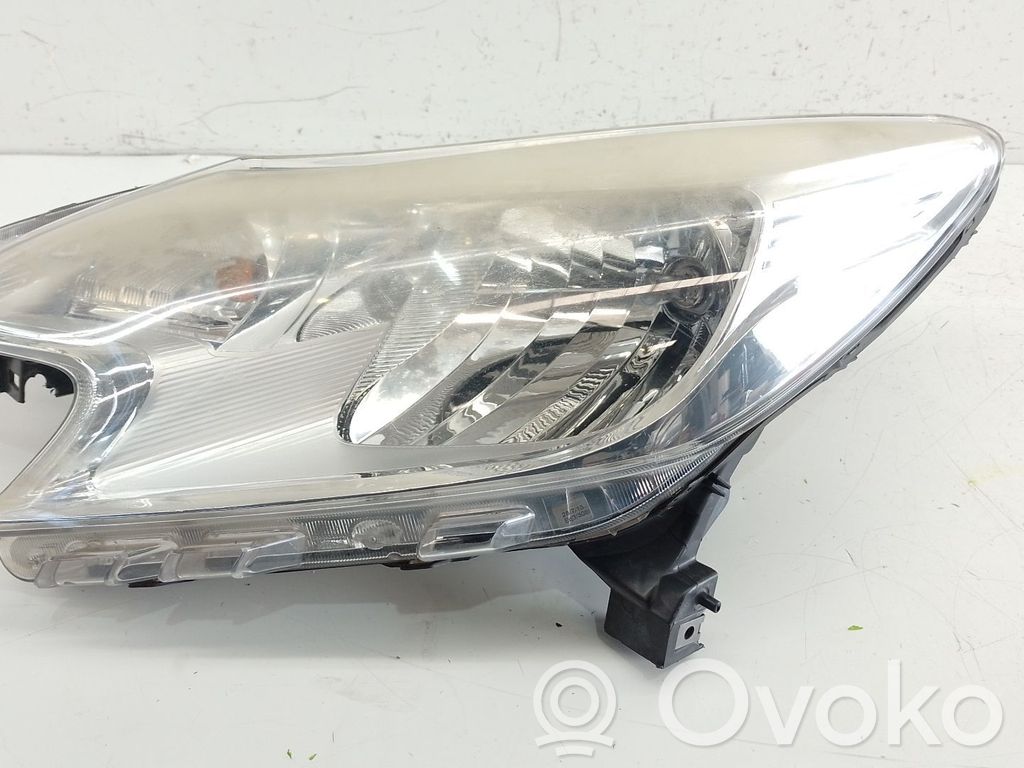 Nissan Note (E12) Headlight/headlamp 