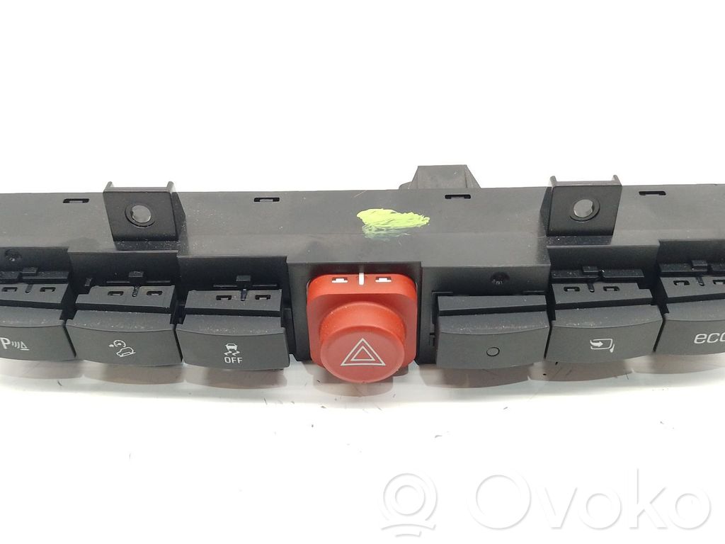 Opel Antara Botón interruptor de luz de peligro 