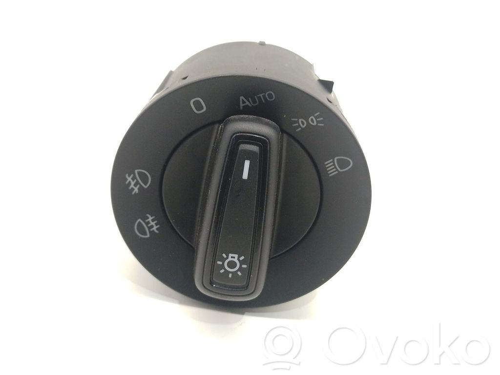 Skoda Fabia Mk4 (6VA) Interruptor de control del panel de luces 