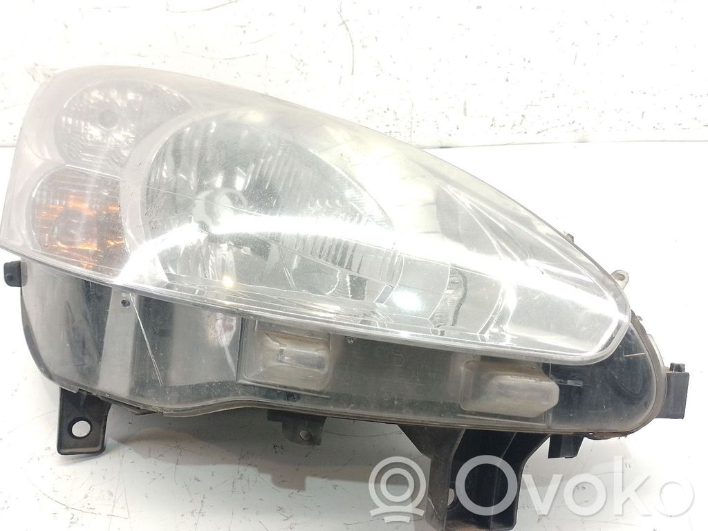 Peugeot Partner Phare frontale 