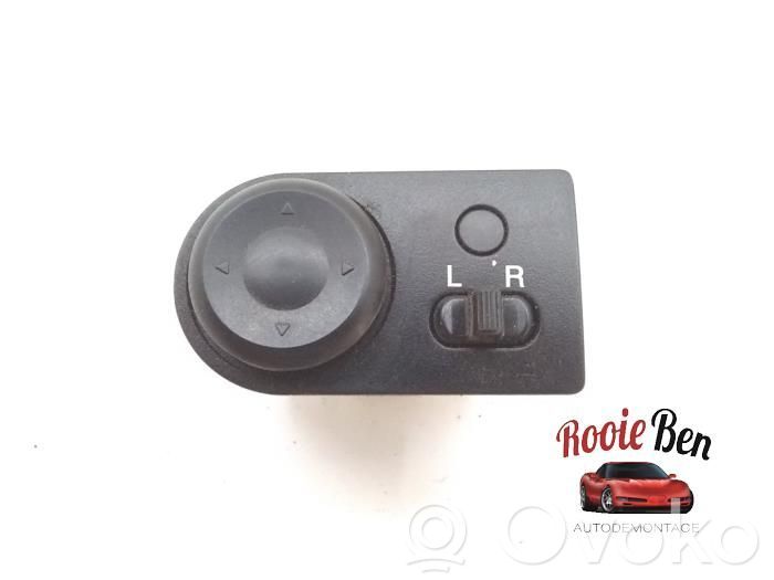 Wing mirror switch