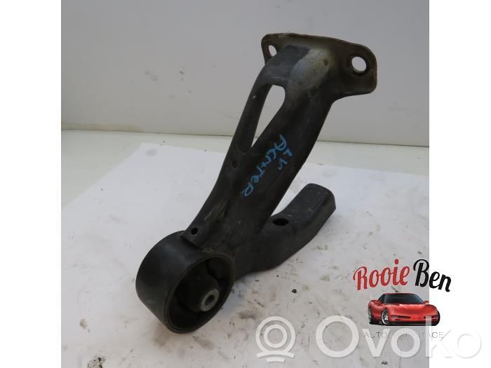 Jeep Patriot Engine mount bracket 