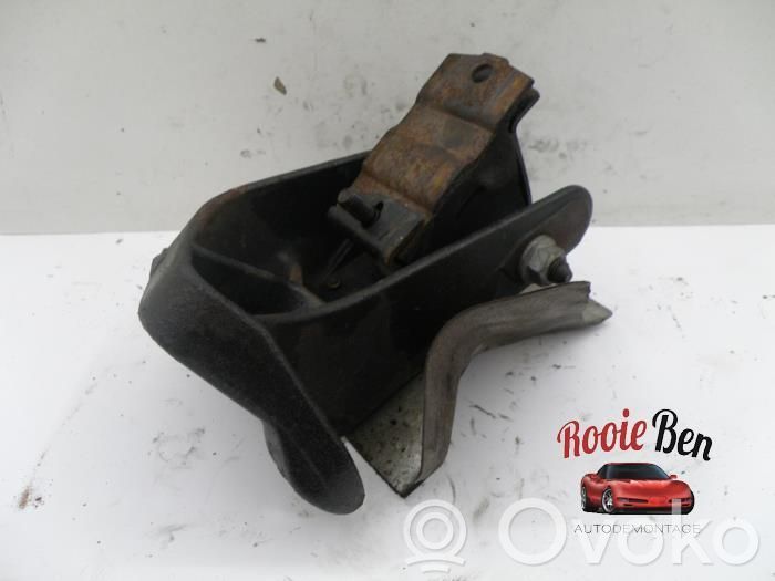 Engine mount bracket   276AA