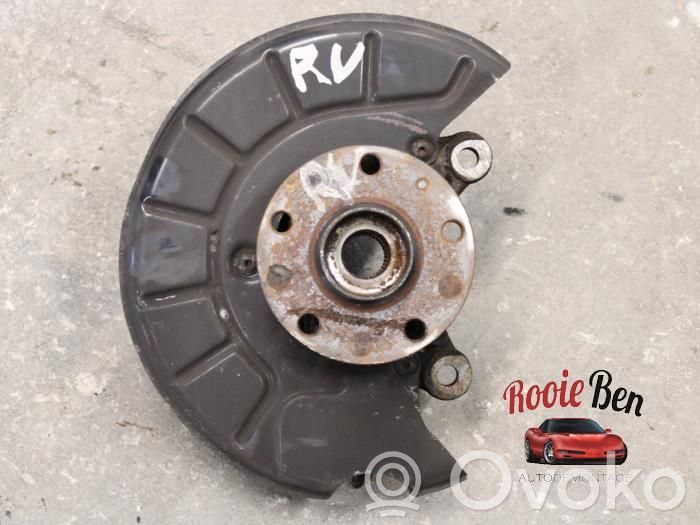 Front wheel hub spindle knuckle