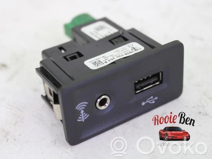 Porsche Macan (95B) Enchufe conector USB 