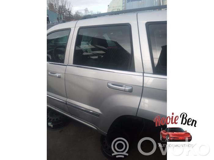Jeep Grand Cherokee (WK) Puerta trasera 
