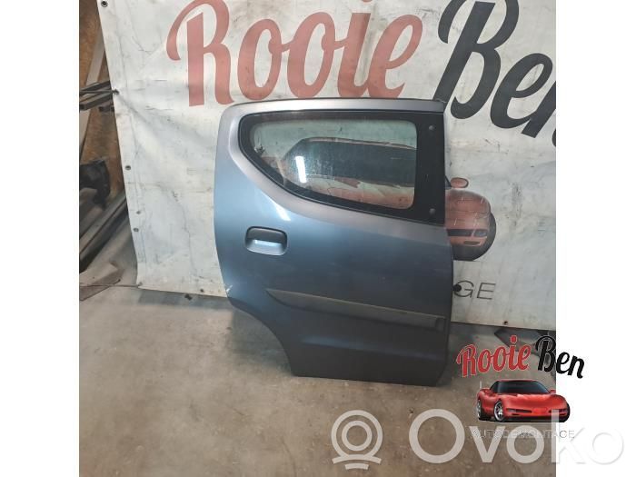 Suzuki Alto Puerta trasera 