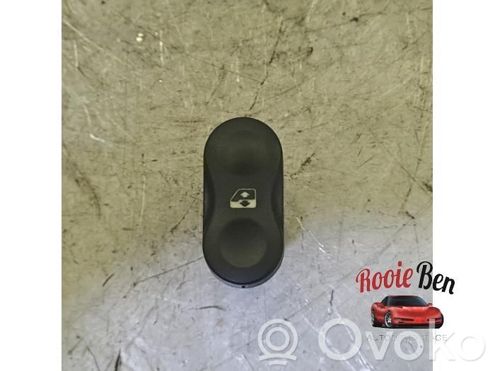 Dacia Duster Electric window control switch 