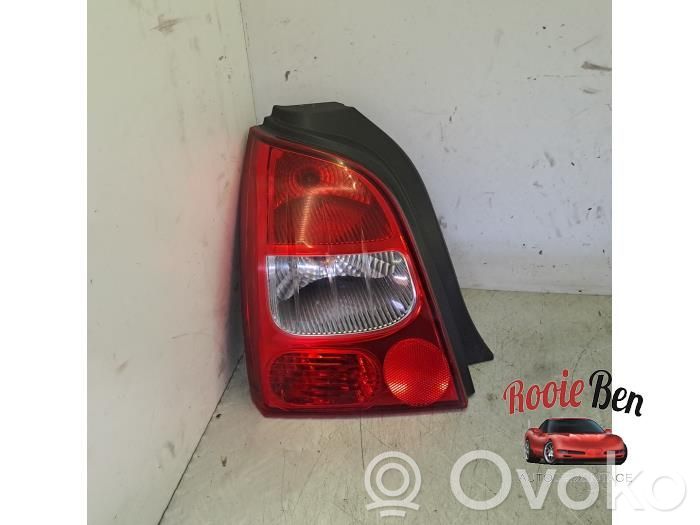 Renault Twingo II Aizmugurējais lukturis virsbūvē 