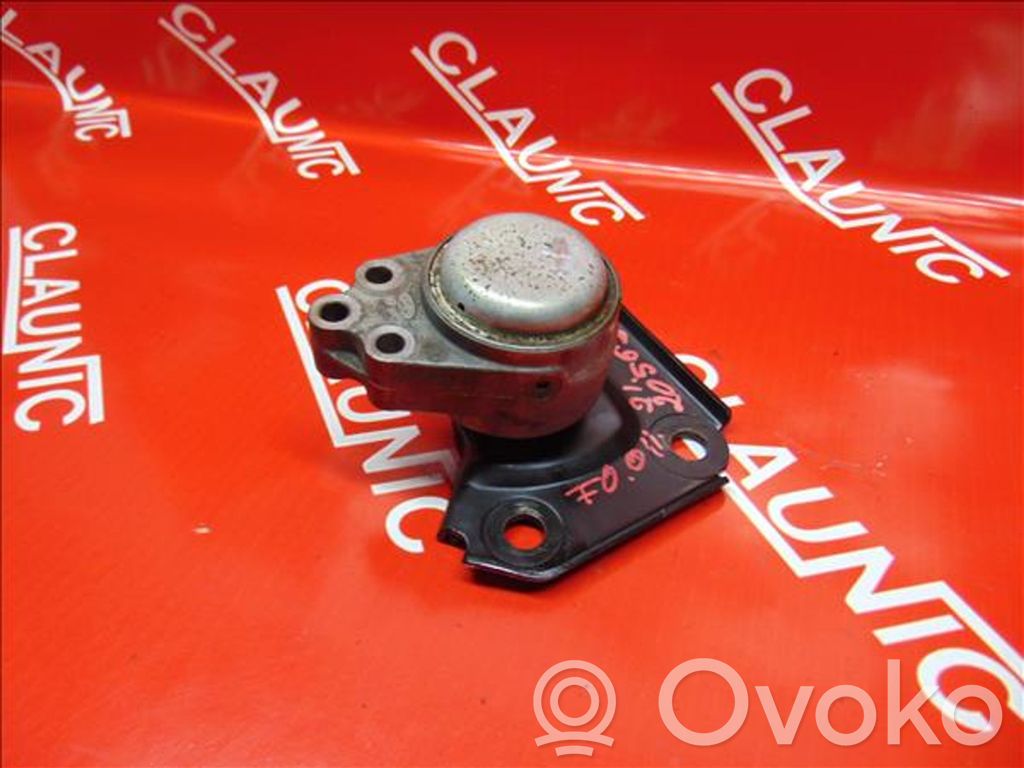 Ford Fiesta Engine mounting bracket 