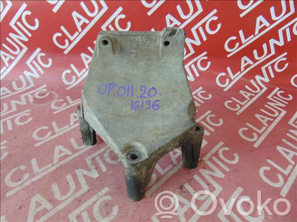 Opel Corsa C Engine mounting bracket 