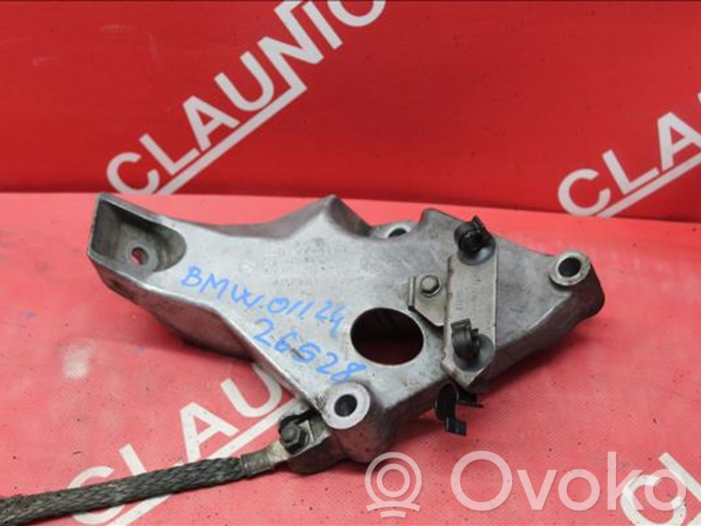 Engine mounting bracket   677504101,677504101,BMW0112426528