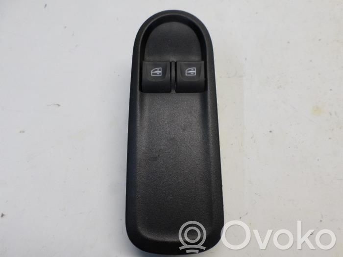 Dacia Duster Electric window control switch 