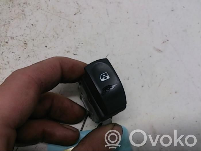 Renault Twingo II Electric window control switch 