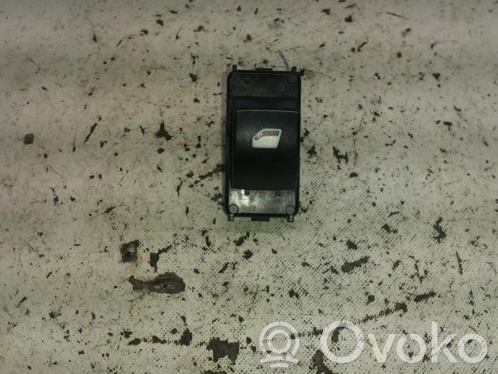 Electric window control switch   8200002442,8200214943,1K4959857AFKZ,8200002442,8200214943