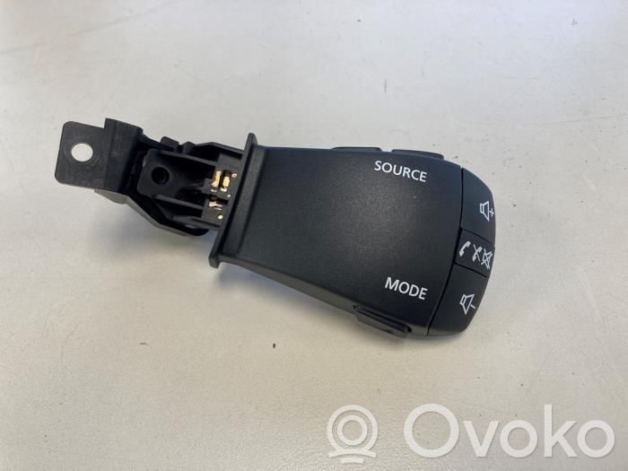 Dacia Jogger Butoane/comutatoare pe volan 