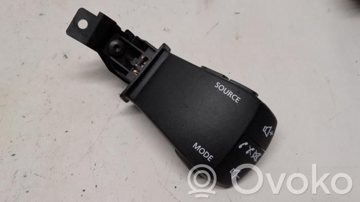 Dacia Jogger Butoane/comutatoare pe volan 