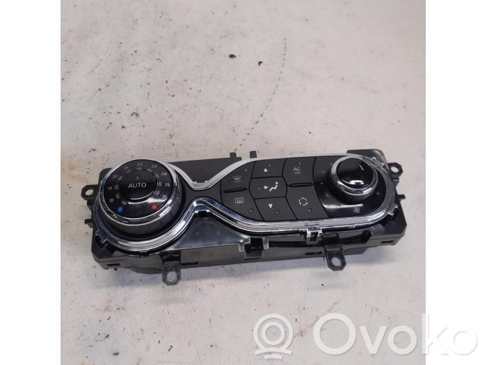 Renault Clio IV Climate control unit 