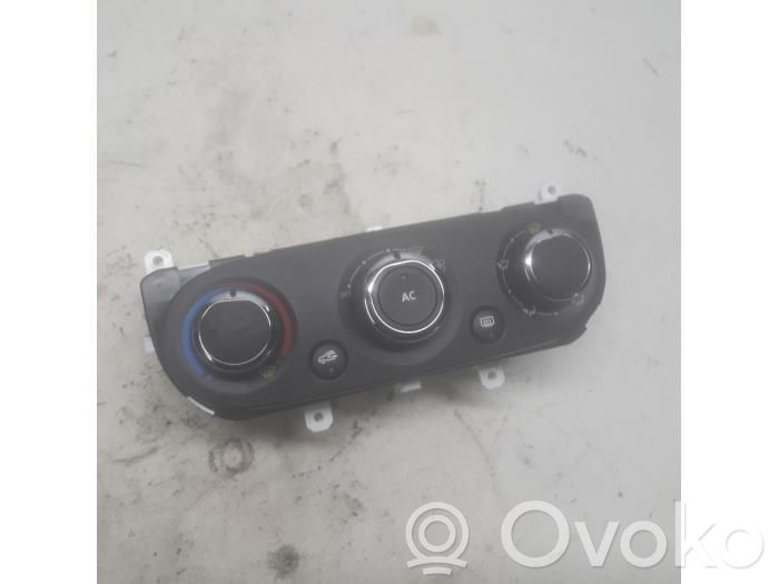 Renault Clio IV Panel klimatyzacji 