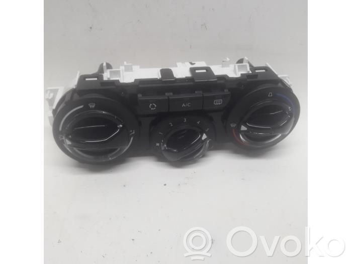 Peugeot 208 I Climate control unit 
