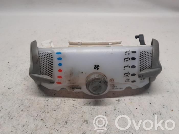 Toyota Aygo AB10 Panel klimatyzacji 