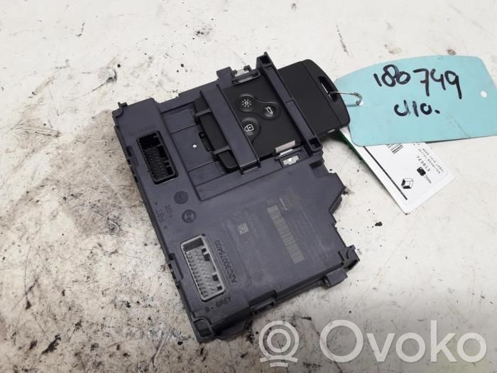 Renault Clio IV Antena / Czytnik / Pętla immobilizera 