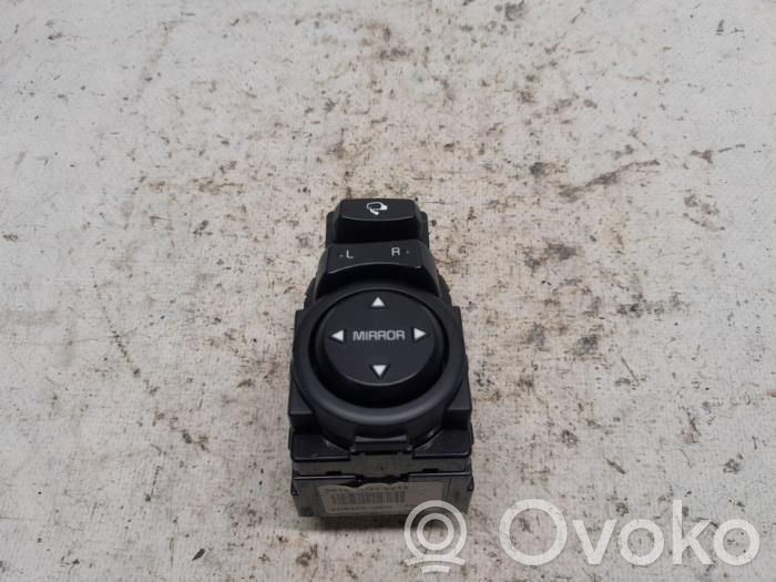 Wing mirror switch   4D64801000,3831D21110,4D64801000,933102Y100TAN,93530A2050